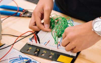 Data Engineering vs. Data Analytics: What’s The Difference?